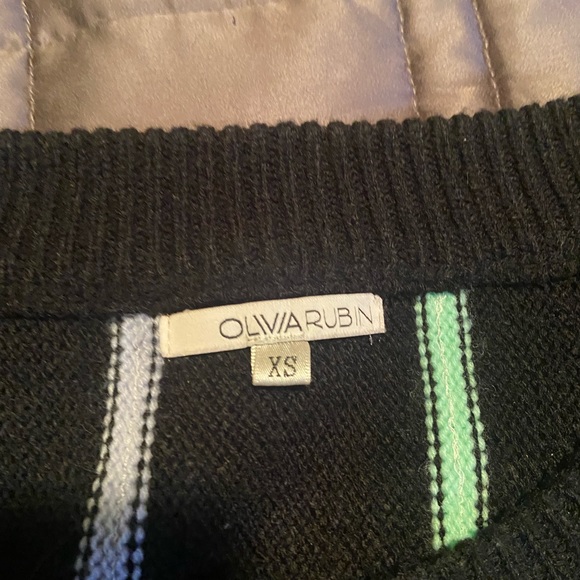 Rainbow sweater - Picture 2 of 3